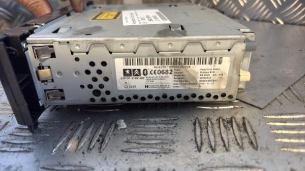 Autoradio d'origine PEUGEOT 308 1 SW PHASE 1 BREAK Diesel - Image 3