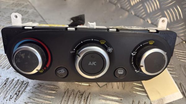 Commande chauffage RENAULT CLIO 4 PHASE 2 Diesel - Image 1