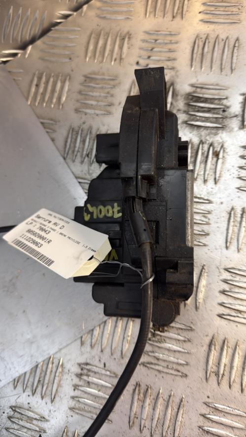 Serrure avant droit RENAULT MEGANE 3 PHASE 1 BREAK Diesel - Image 1