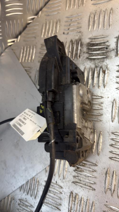 Serrure avant droit RENAULT MEGANE 3 PHASE 1 BREAK Diesel - Image 2