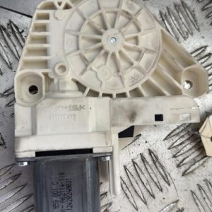 Moteur leve vitre avant gauche AUDI A1 1 SPORTBACK PHASE 1 Diesel - Image 1