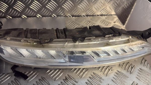 Feu diurne avant droit CITROEN C4 GRAND PICASSO 2 PHASE 1 Diesel - Image 1