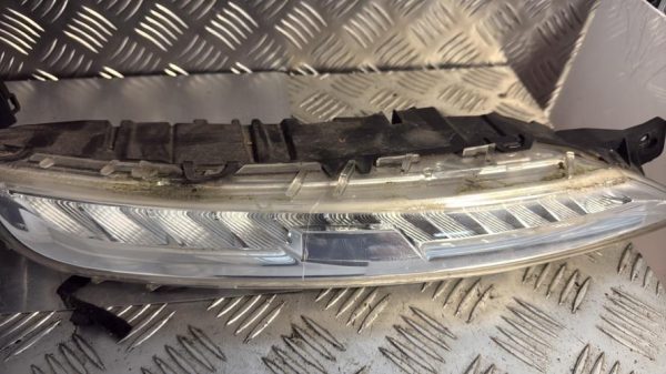 Feu diurne avant droit CITROEN C4 GRAND PICASSO 2 PHASE 1 Diesel - Image 2