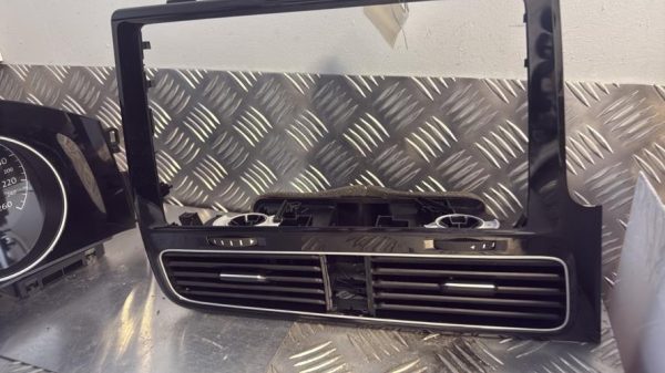 Aerateur tableau de bord VOLKSWAGEN GOLF 7 PHASE 2 Diesel - Image 1