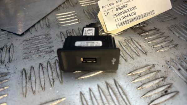 Prise port USB VOLKSWAGEN GOLF 7 PHASE 2 Diesel - Image 3