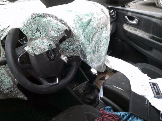 Leve vitre electrique avant gauche RENAULT CLIO 4 PHASE 2 Diesel - Image 6