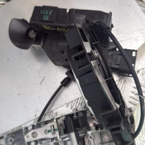 Serrure avant gauche PEUGEOT 308 1 PHASE 1 Diesel - Image 1