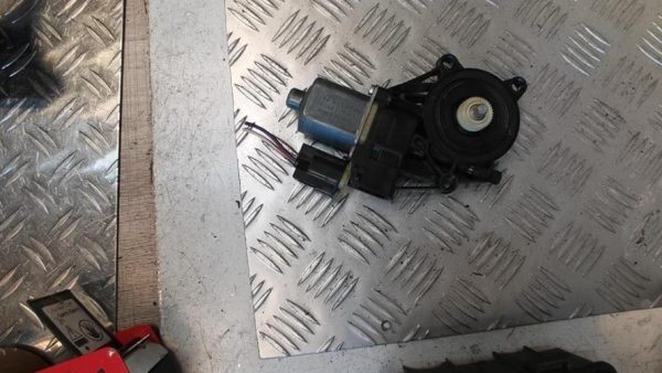 Moteur leve vitre avant droit FORD FIESTA 6 PHASE 1 Essence - Image 3