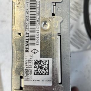 Autoradio d'origine RENAULT CLIO 3 PHASE 1 BREAK Diesel - Image 1