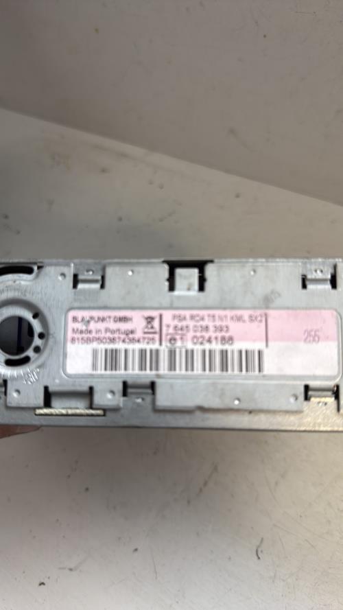 Autoradio d'origine PEUGEOT 307 PHASE 1 BREAK Diesel - Image 2