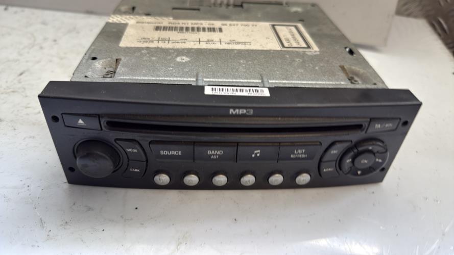 Autoradio d'origine PEUGEOT 307 PHASE 2 BREAK Diesel - Image 2