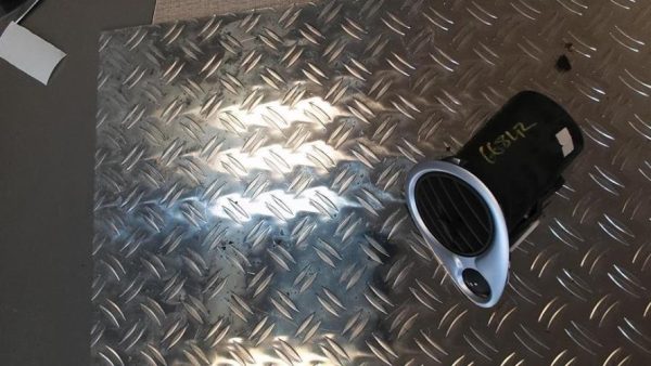 Aerateur tableau de bord avant gauche RENAULT CLIO 3 PHASE 2 BREAK Diesel - Image 1