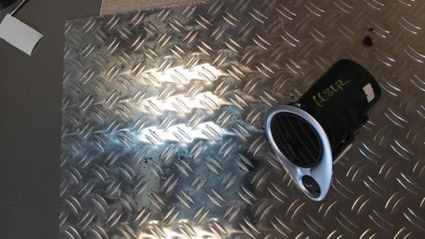 Aerateur tableau de bord avant gauche RENAULT CLIO 3 PHASE 2 BREAK Diesel - Image 3