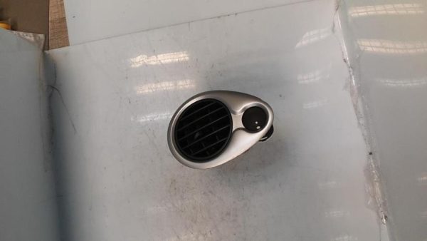 Aerateur tableau de bord avant gauche RENAULT CLIO 3 PHASE 2 Diesel - Image 3