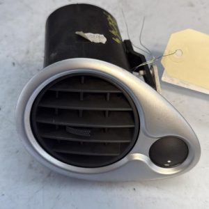 Aerateur tableau de bord avant gauche RENAULT CLIO 3 PHASE 1 Diesel - Image 1