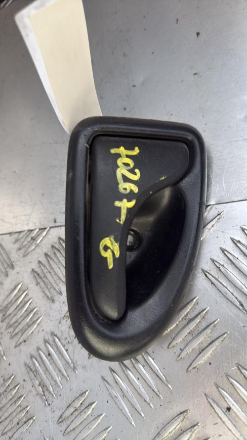 Poignee porte avant gauche NISSAN INTERSTAR 1 PHASE 2 Diesel - Image 1