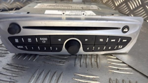 Autoradio d'origine RENAULT MEGANE 3 PHASE 2 Diesel - Image 1