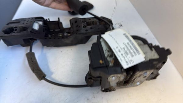 Serrure avant gauche RENAULT MEGANE 3 PHASE 1 Diesel - Image 2