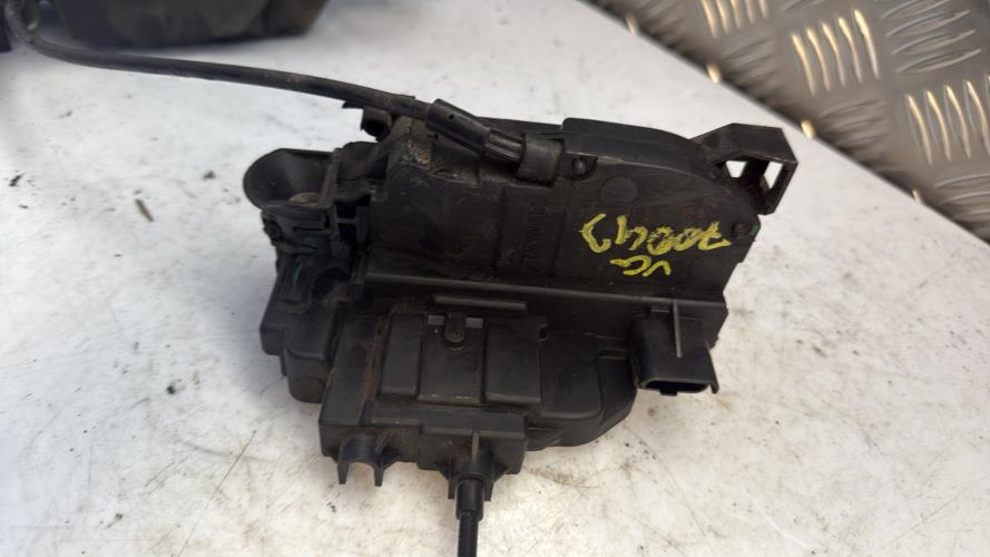 Serrure avant gauche RENAULT MEGANE 3 PHASE 1 BREAK Diesel - Image 1