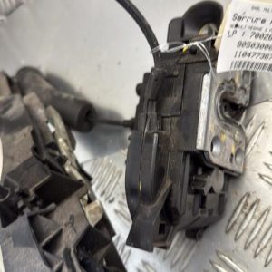 Serrure avant gauche RENAULT MEGANE 3 PHASE 1 Diesel - Image 1