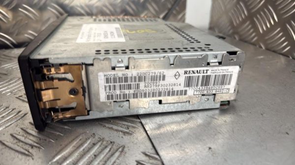 Autoradio d'origine RENAULT MEGANE 2 PHASE 1 Diesel - Image 2