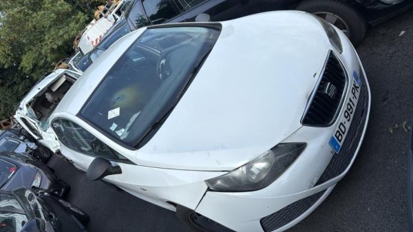 Feu arriere principal gauche (feux) SEAT IBIZA 4 PHASE 1 Essence - Image 4