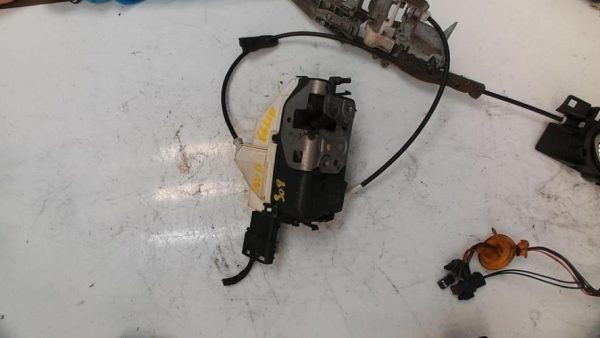 Serrure avant droit PEUGEOT 308 1 SW PHASE 1 BREAK Diesel - Image 3