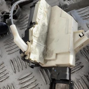 Serrure avant droit PEUGEOT 308 1 PHASE 1 Diesel - Image 1
