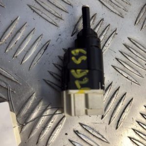 Contacteur feu stop DACIA SANDERO 2 PHASE 1 Diesel - Image 1