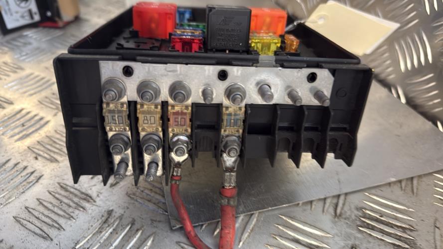 Porte fusible VOLKSWAGEN TOURAN 1 PHASE 1 Essence - Image 2