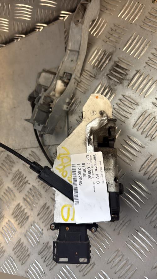 Serrure avant droit PEUGEOT 207 PHASE 1 Diesel - Image 1