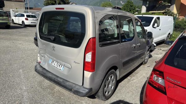 Platine feu arriere droit PEUGEOT PARTNER 2 PHASE 1 Diesel - Image 5