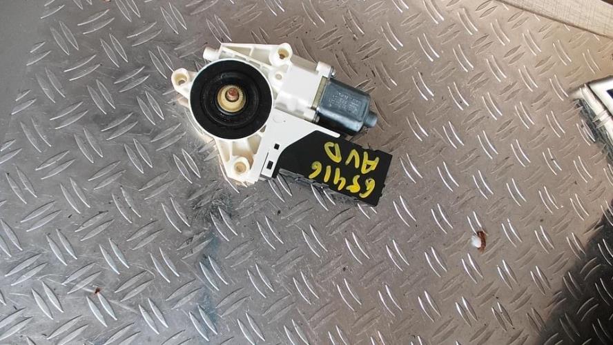 Moteur leve vitre avant droit PEUGEOT 407 PHASE 1 Diesel - Image 1