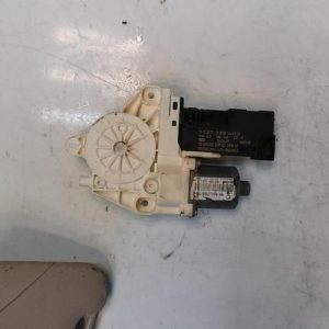 Moteur leve vitre avant droit PEUGEOT 407 PHASE 1 Diesel - Image 1