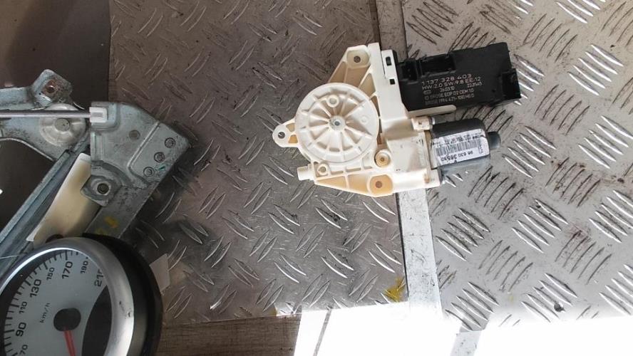 Moteur leve vitre avant droit PEUGEOT 407 PHASE 1 Diesel - Image 2