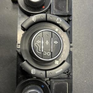 Commande chauffage PEUGEOT 308 1 SW PHASE 1 BREAK Diesel - Image 1