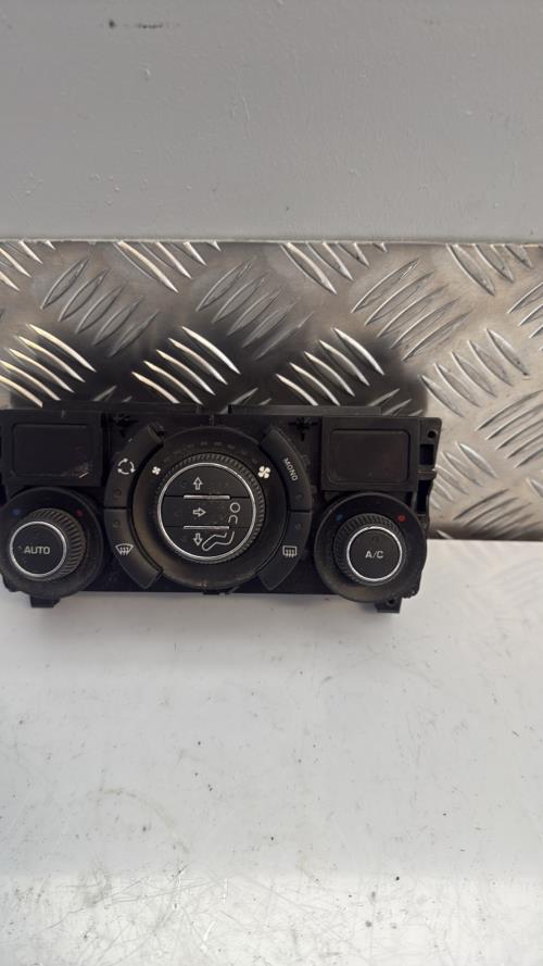 Commande chauffage PEUGEOT 308 1 SW PHASE 2 BREAK Diesel - Image 1