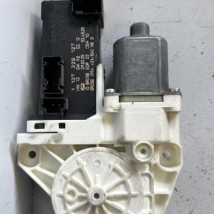 Moteur leve vitre avant droit PEUGEOT 407 PHASE 1 Diesel - Image 1
