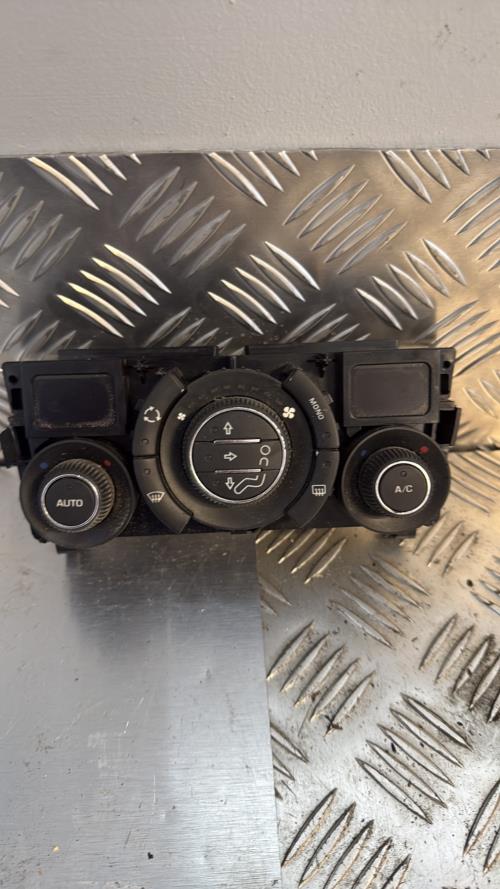Commande chauffage PEUGEOT 308 1 SW PHASE 1 BREAK Diesel - Image 1