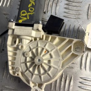 Moteur leve vitre avant droit MERCEDES CLASSE B 245 PHASE 1 Diesel - Image 1