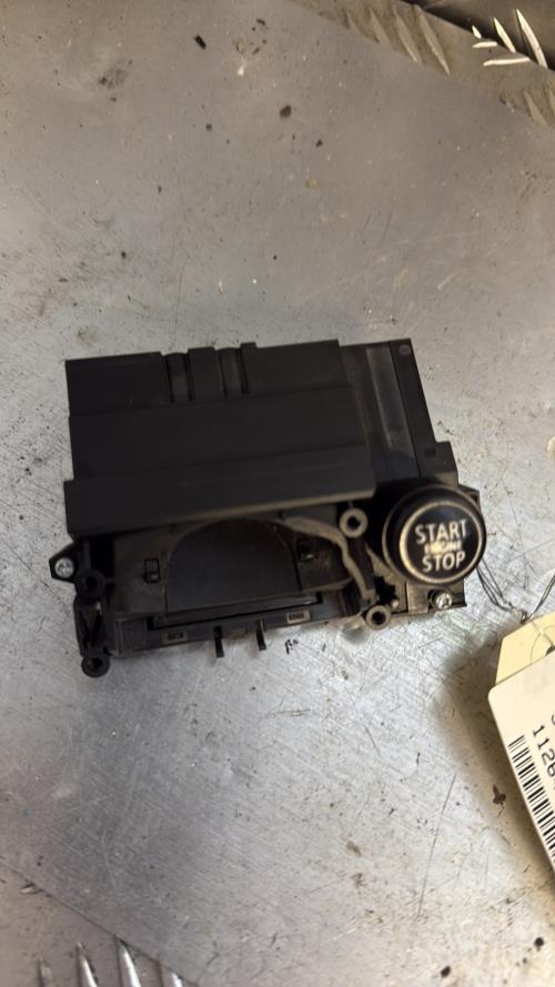 Lecteur de carte (neiman) MINI MINI 1 R50/R53 PHASE 1 Essence - Image 1