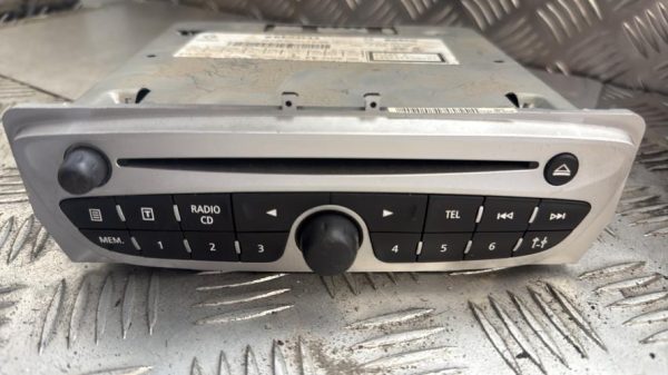 Autoradio d'origine RENAULT MEGANE 3 PHASE 1 Diesel - Image 1