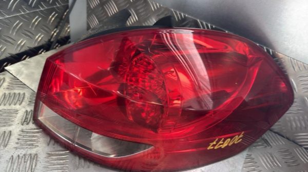 Feu arriere principal droit (feux) RENAULT CLIO 3 PHASE 2 BREAK Diesel - Image 2