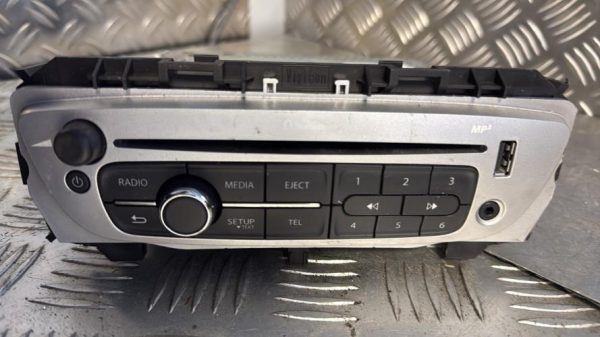 Autoradio d'origine RENAULT TWINGO 2 PHASE 2 Essence - Image 1