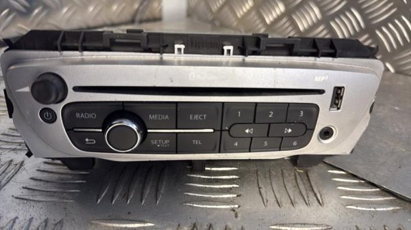 Autoradio d'origine RENAULT TWINGO 2 PHASE 2 Essence - Image 2