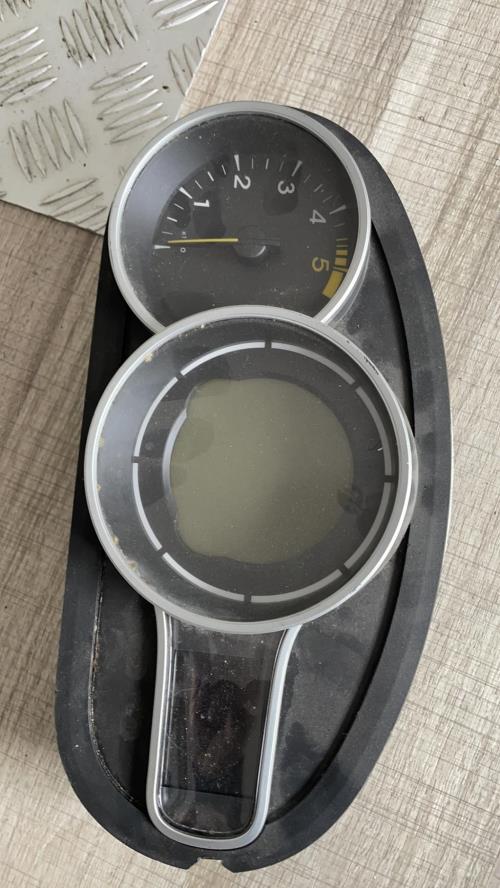 Compteur RENAULT MEGANE 3 PHASE 1 - Image 1
