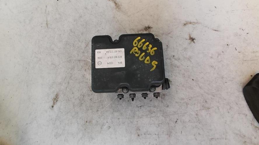 Bloc ABS (freins anti-blocage) VOLKSWAGEN POLO 5 PHASE 2 Essence - Image 2