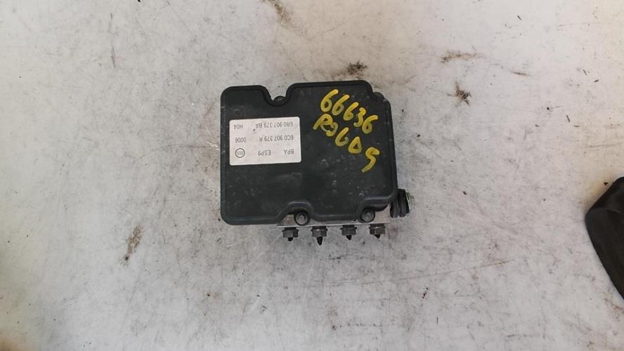 Bloc ABS (freins anti-blocage) VOLKSWAGEN POLO 5 PHASE 2 Essence - Image 3