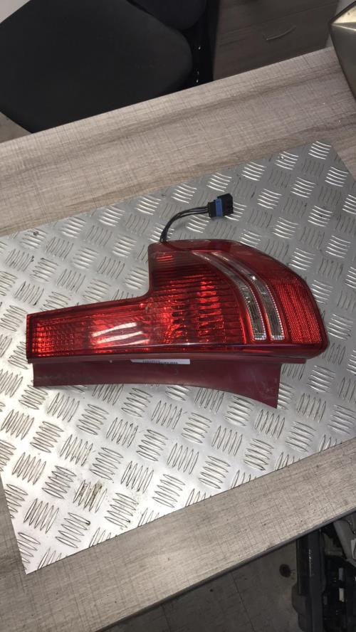 Feu arriere principal droit (feux) CITROEN C4 1 PHASE 1 Essence - Image 1