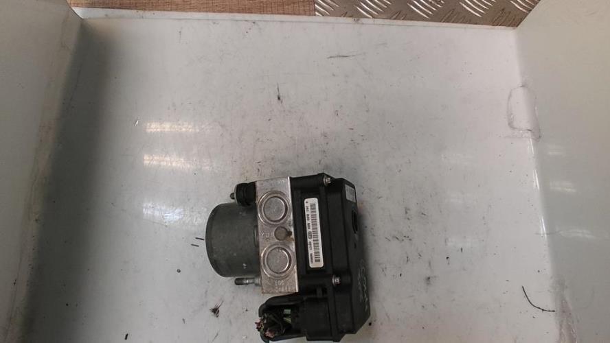 Bloc ABS (freins anti-blocage) PEUGEOT 308 1 PHASE 1 Diesel - Image 3